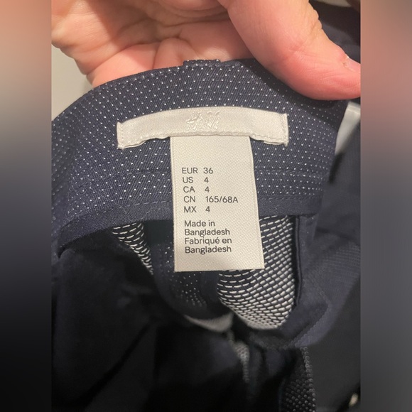 H&M blue suit including blazer and pants - Picture 3 of 6